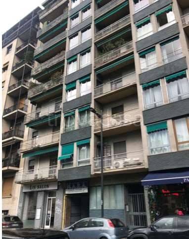 appartamento in vendita a Milano in zona Sempione