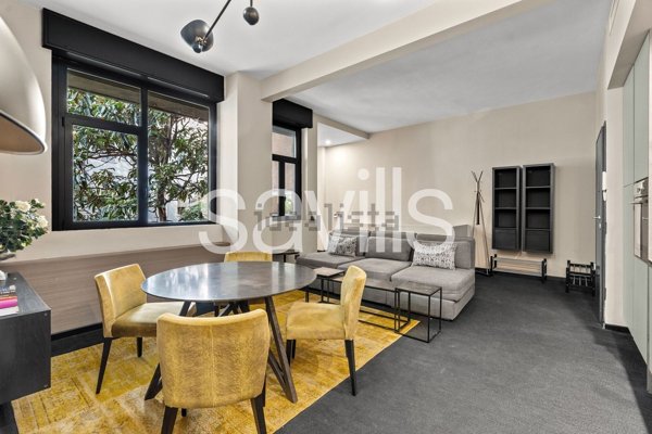 appartamento in vendita a Milano in zona Porta Nuova