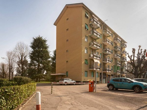 appartamento in vendita a Milano in zona Quarto Oggiaro