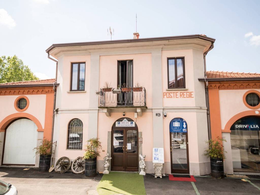 casa indipendente in vendita a Milano in zona Rogoredo