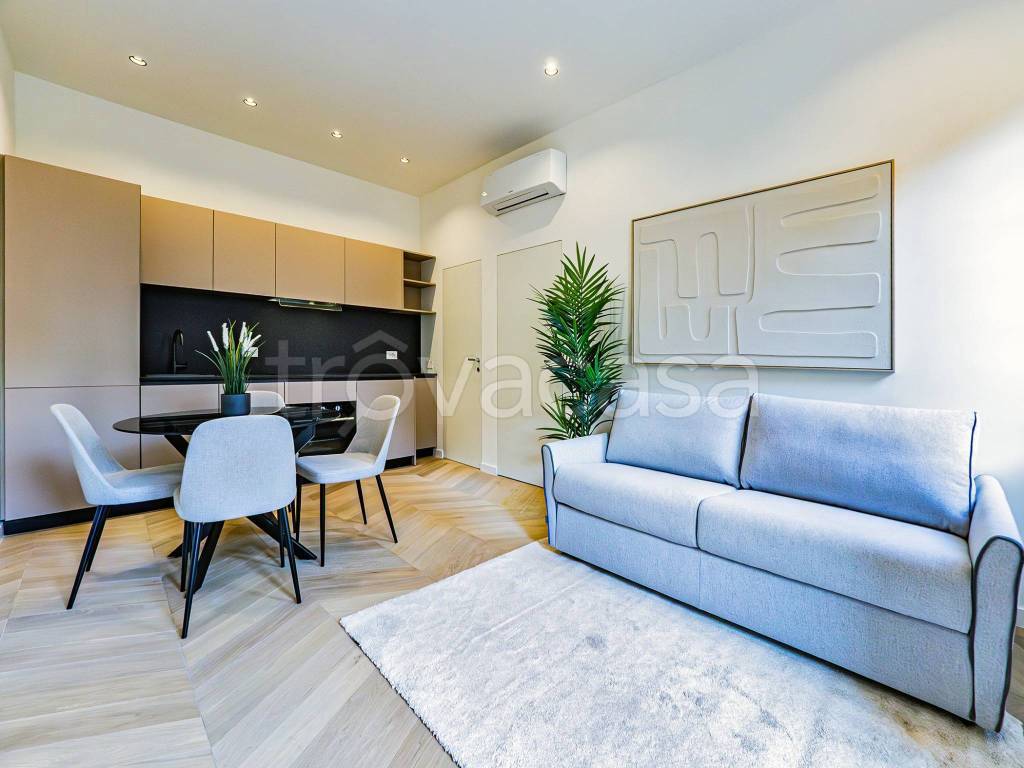 appartamento in vendita a Milano in zona Porta Garibaldi