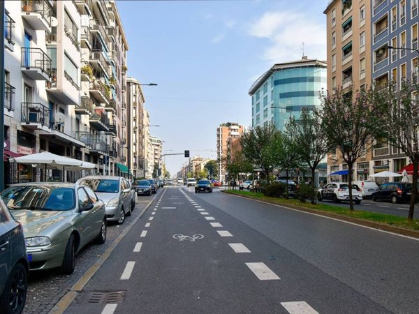 negozio in vendita a Milano in zona Turro