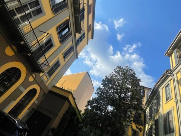 appartamento in vendita a Milano in zona Sant'Ambrogio
