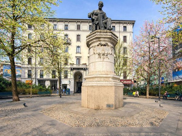 appartamento in vendita a Milano in zona Porta Nuova