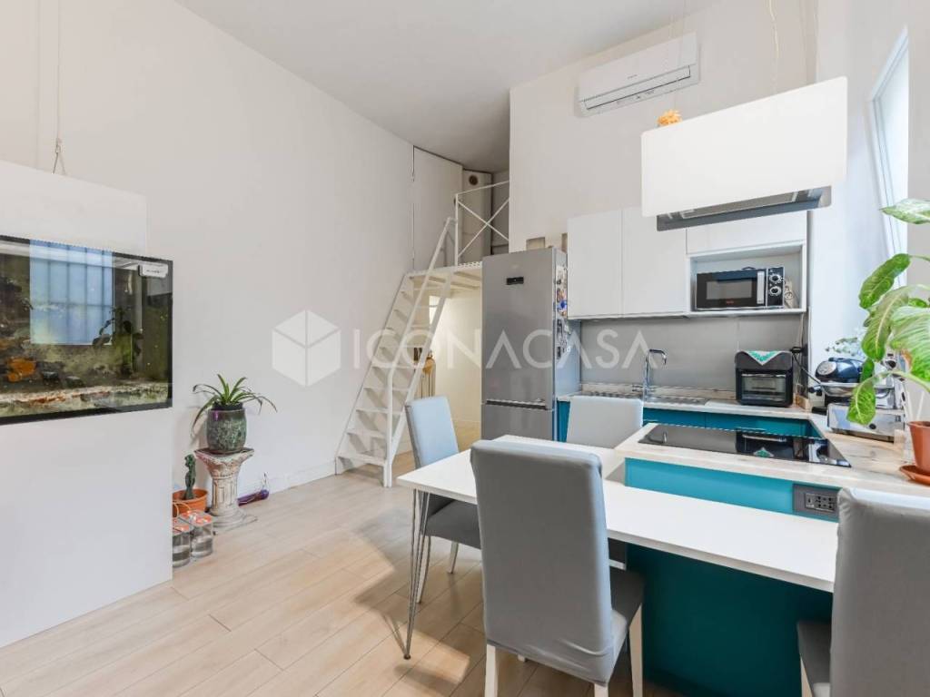 appartamento in vendita a Milano in zona Porta Vittoria