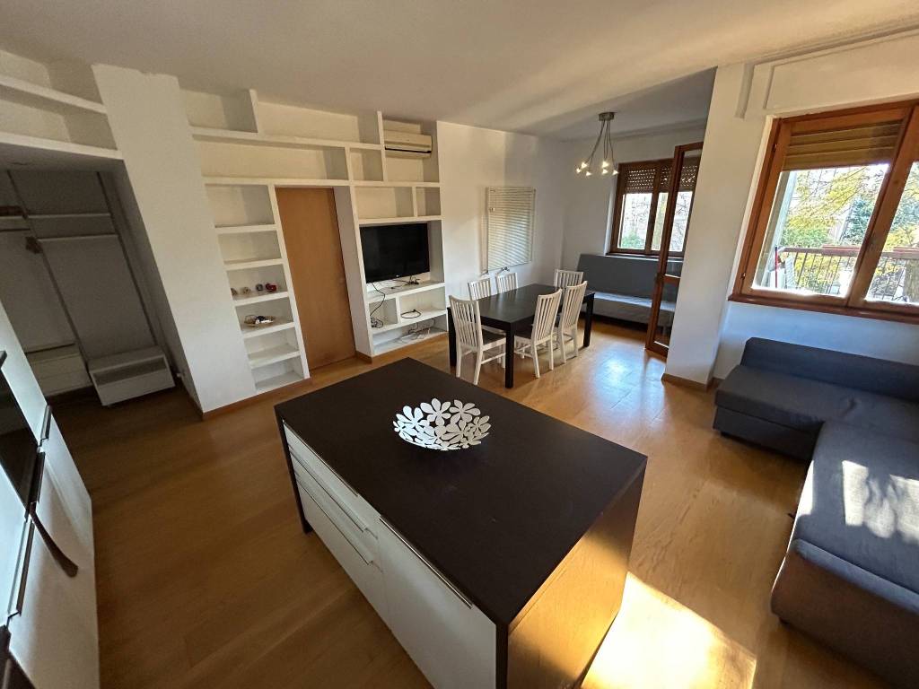 appartamento in vendita a Milano in zona Famagosta