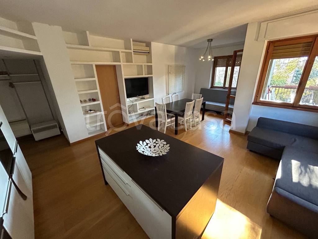 appartamento in vendita a Milano in zona Famagosta