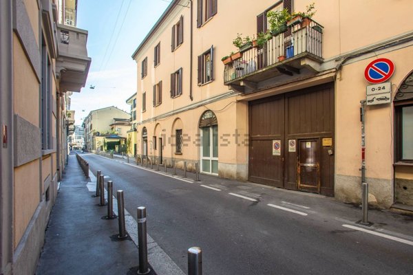 appartamento in vendita a Milano in zona Porta Volta