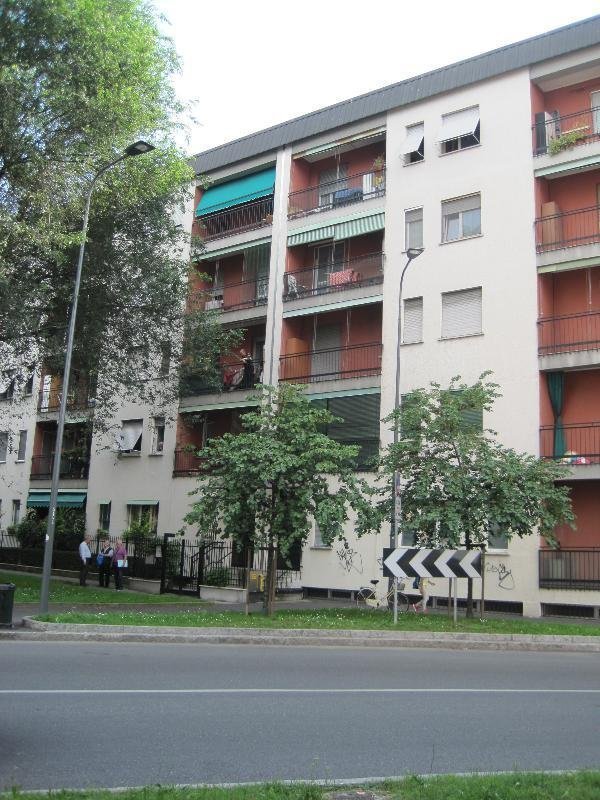appartamento in vendita a Milano in zona Baggio