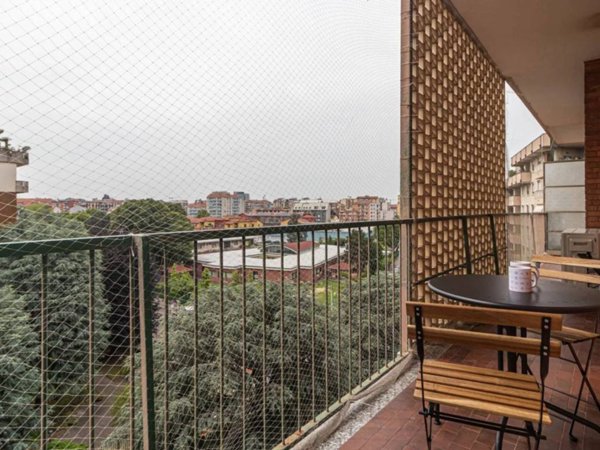 appartamento in vendita a Milano in zona Famagosta