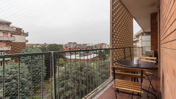 appartamento in vendita a Milano in zona Famagosta