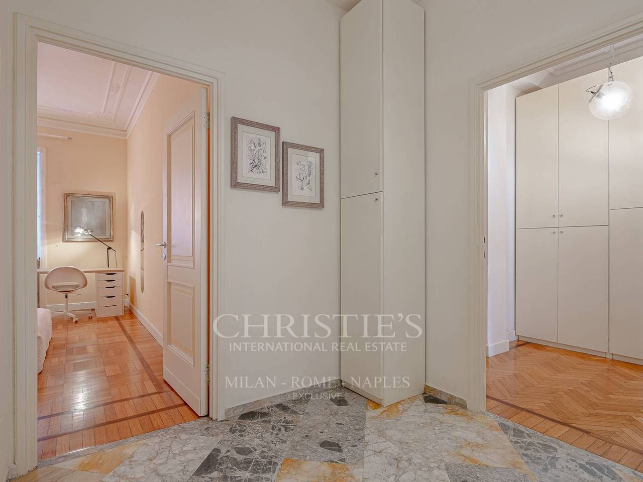 appartamento in vendita a Milano in zona Sant'Ambrogio