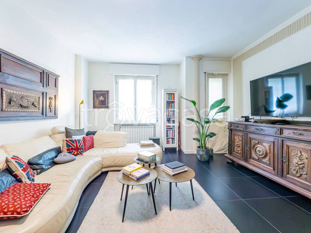 appartamento in vendita a Milano in zona Piazzale Lodi