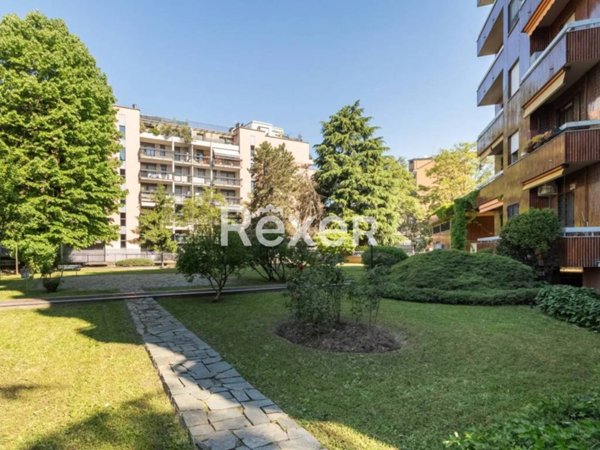 appartamento in vendita a Milano in zona Barona