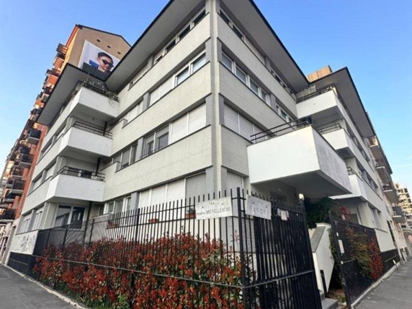 appartamento in vendita a Milano in zona Famagosta