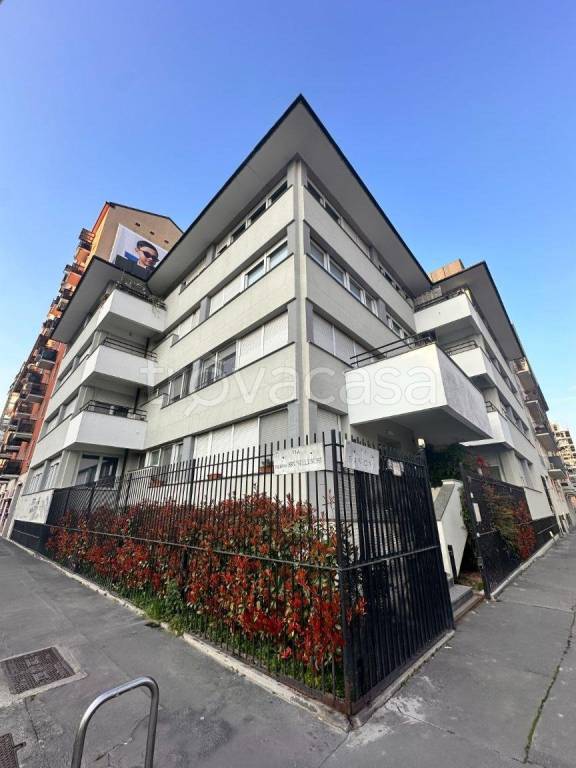 appartamento in vendita a Milano in zona Solari