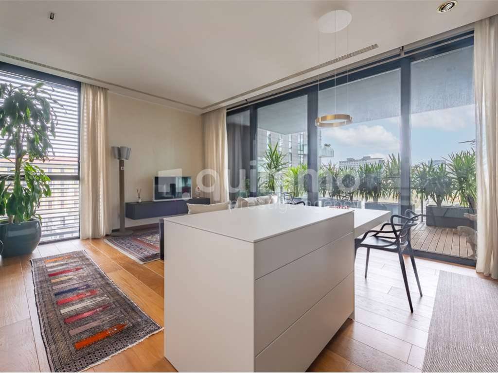 appartamento in vendita a Milano in zona Porta Nuova