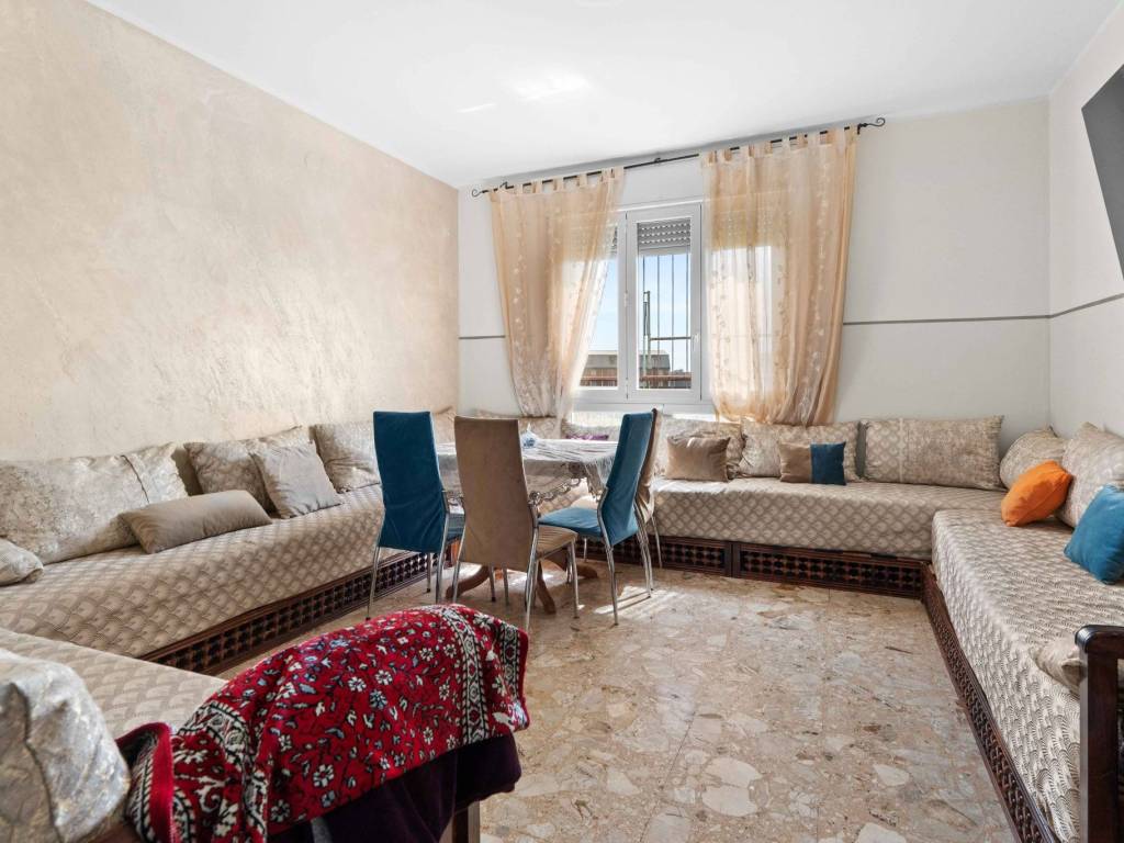 appartamento in vendita a Milano in zona Famagosta