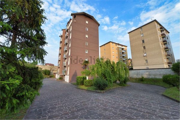 appartamento in vendita a Milano in zona Dergano