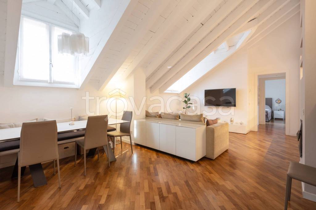 appartamento in vendita a Milano in zona Brera