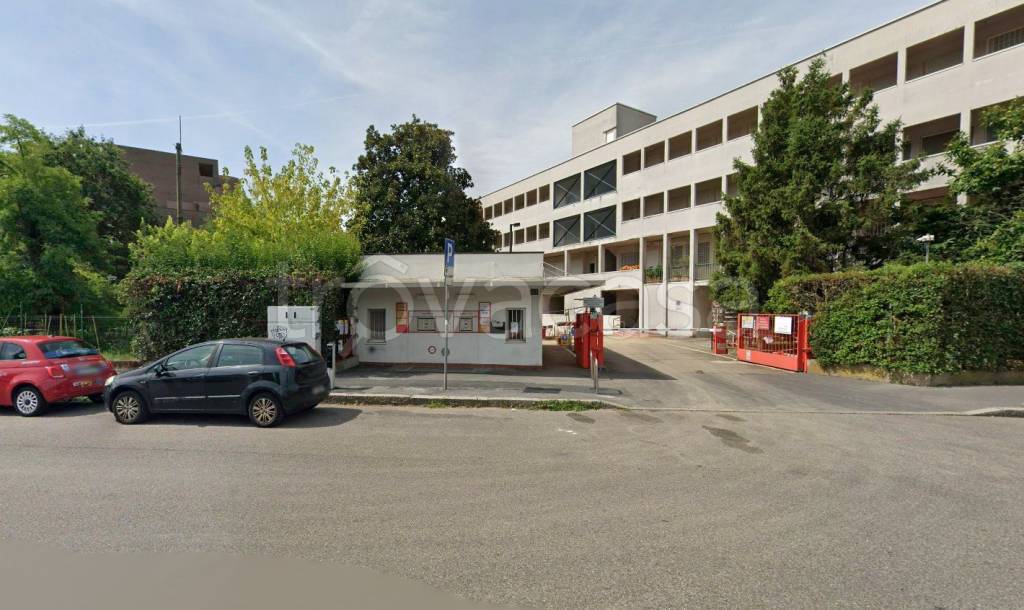 appartamento in vendita a Milano in zona Gallaratese