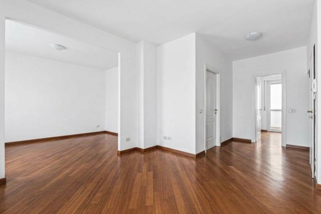 appartamento in vendita a Milano in zona Famagosta
