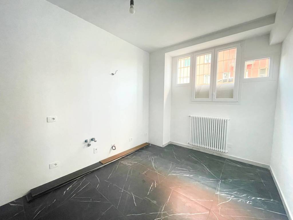 appartamento in vendita a Milano in zona Adriano