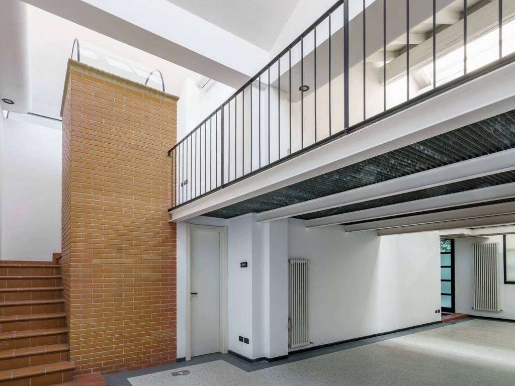 ufficio in vendita a Milano in zona Bocconi