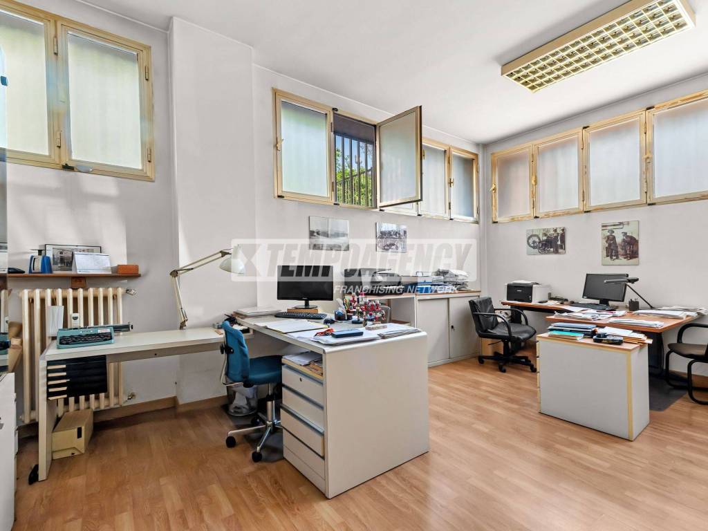 ufficio in vendita a Milano in zona Città Studi
