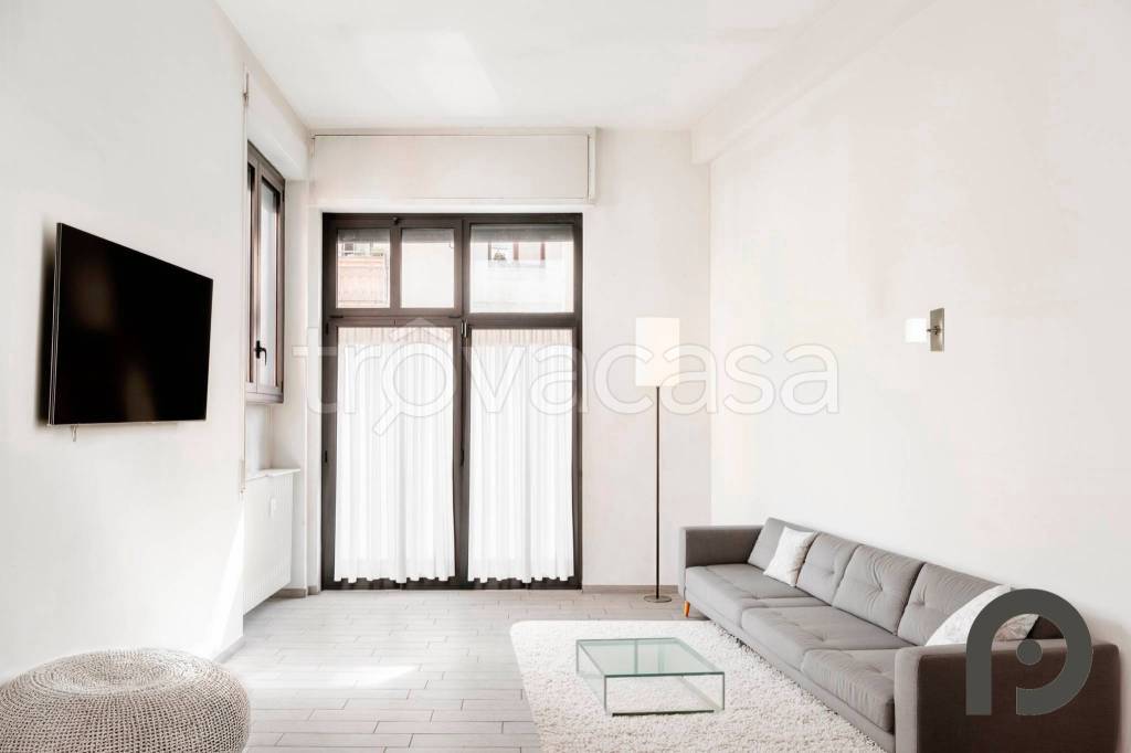 appartamento in vendita a Milano in zona Sant'Ambrogio