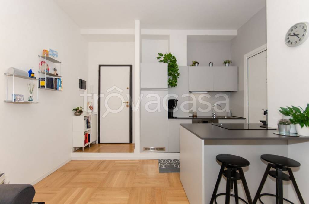 appartamento in vendita a Milano in zona Solari