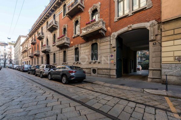appartamento in vendita a Milano in zona Sant'Ambrogio