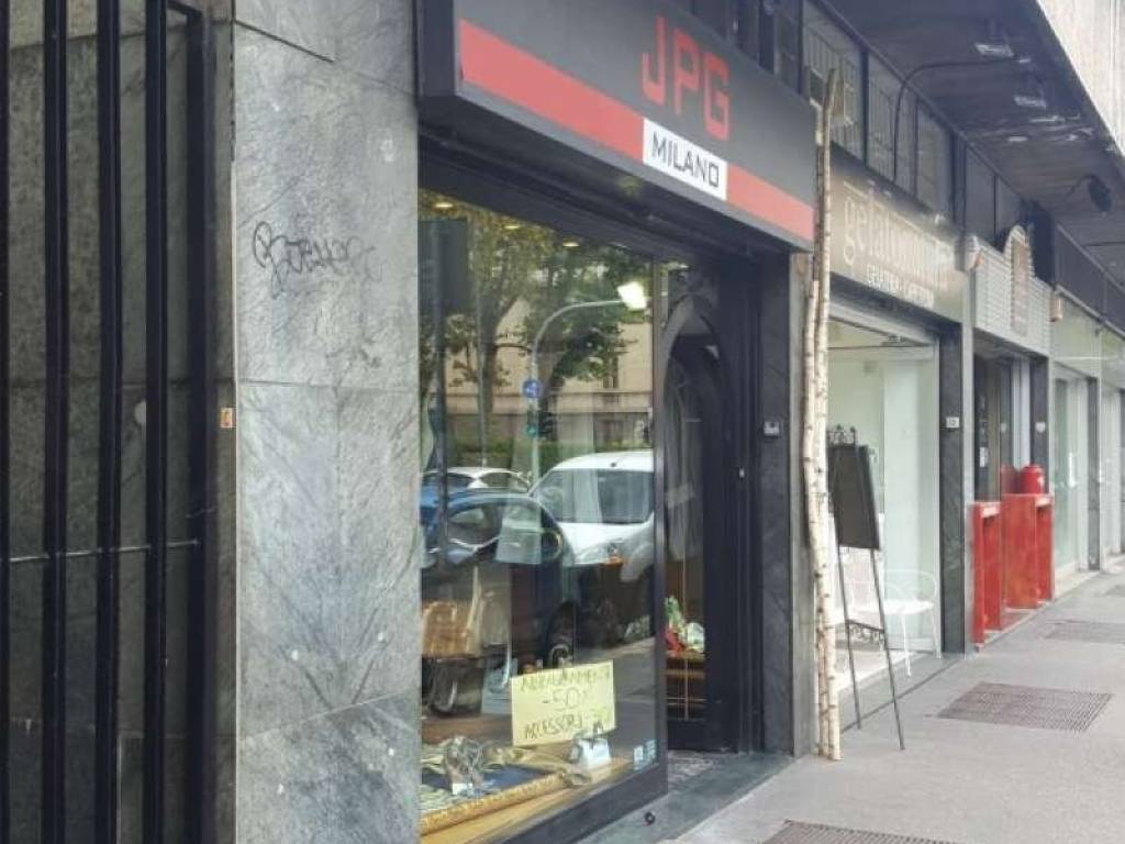 ufficio in vendita a Milano in zona Isola