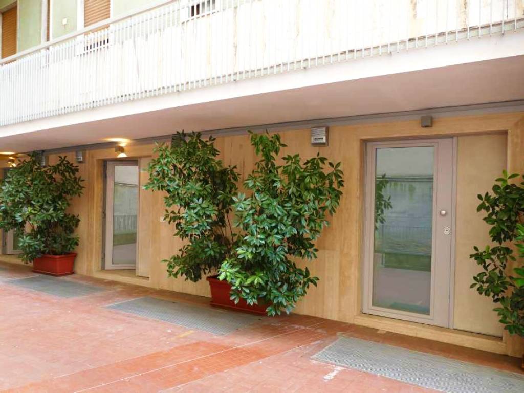 ufficio in vendita a Milano in zona Porta Ticinese
