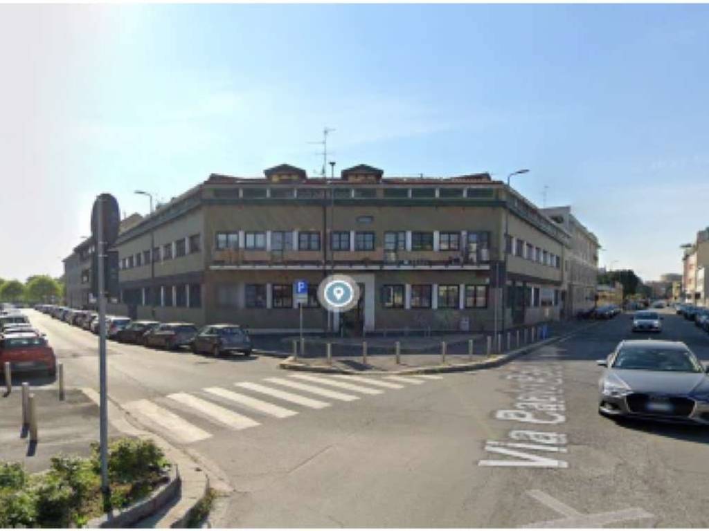 ufficio in vendita a Milano in zona Rogoredo