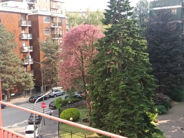 appartamento in vendita a Milano in zona Trenno