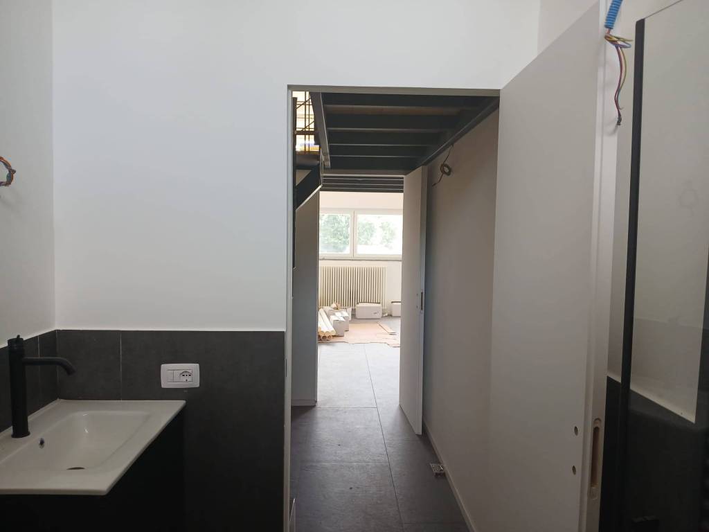 appartamento in vendita a Milano in zona Famagosta