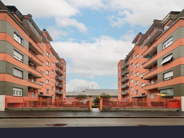 appartamento in vendita a Milano in zona Crescenzago