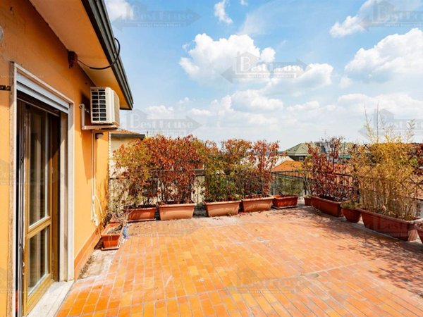 appartamento in vendita a Milano in zona Calvairate