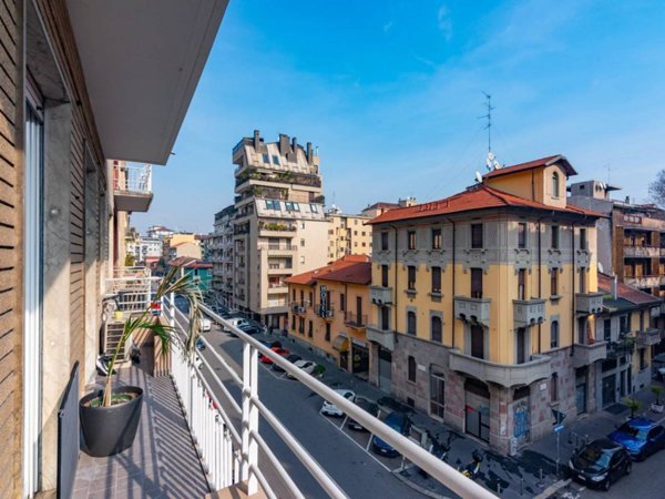 appartamento in vendita a Milano in zona Lambrate