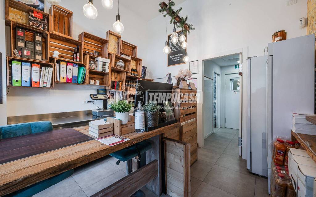 locale commerciale in vendita a Milano