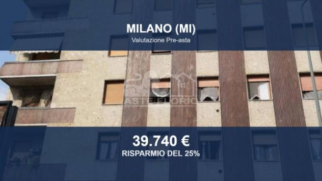 locale commerciale in vendita a Milano in zona Barona