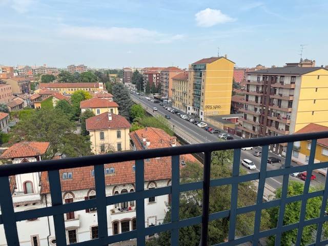 appartamento in vendita a Milano in zona Adriano