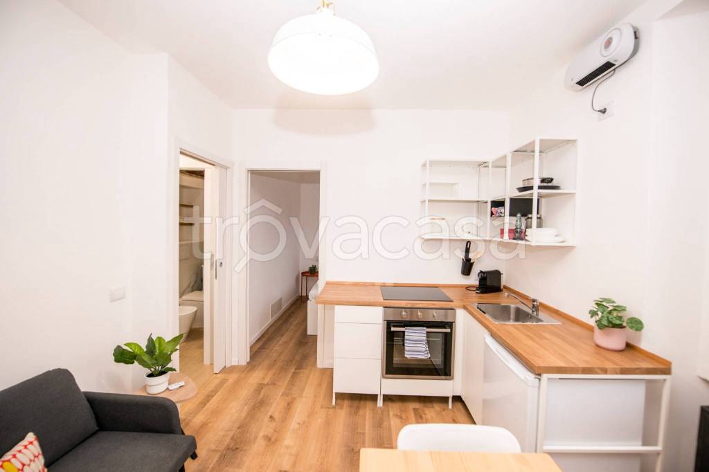 appartamento in vendita a Milano in zona Porta Genova
