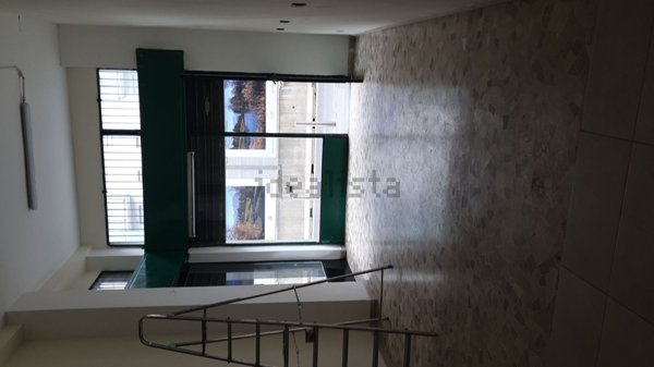 negozio in vendita a Milano in zona Lorenteggio