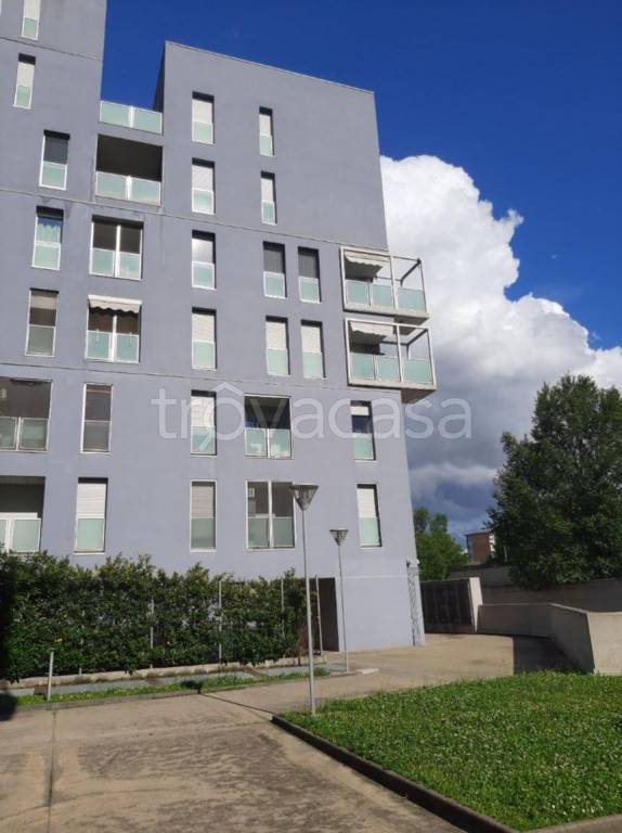 appartamento in vendita a Milano in zona Famagosta