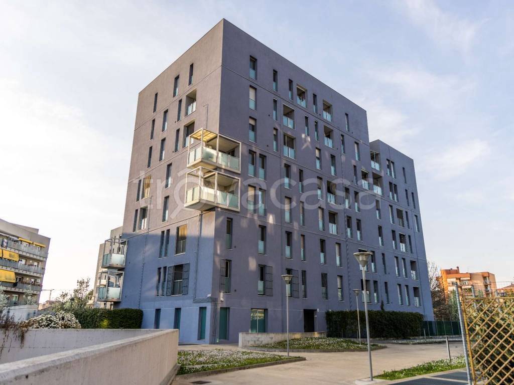 appartamento in vendita a Milano in zona Famagosta