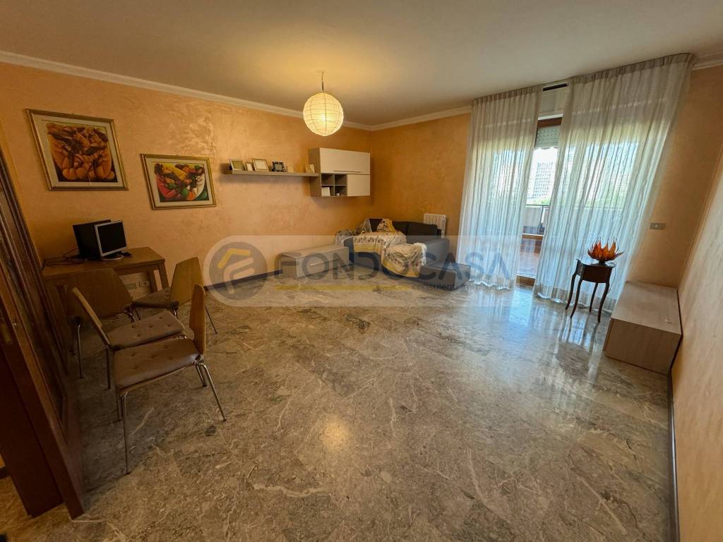appartamento in vendita a Milano in zona Adriano