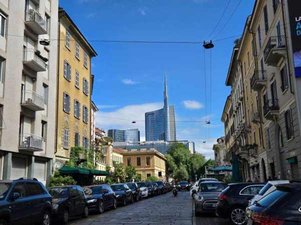 appartamento in vendita a Milano in zona Porta Nuova