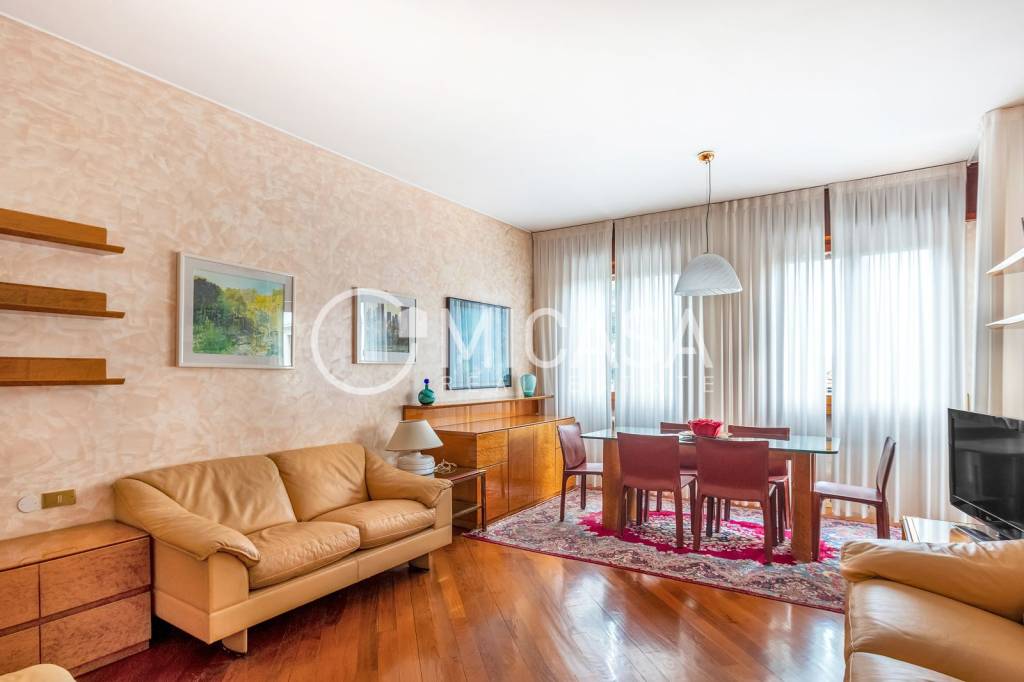 appartamento in vendita a Milano in zona Isola